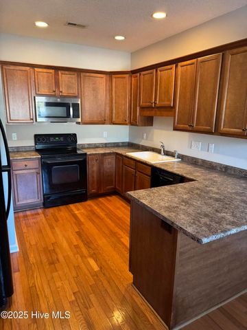 101 E Rhode Island Avenue Apt B, Southern Pines, NC 28387