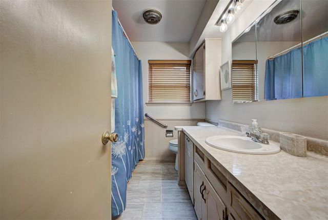6324 S Dewey Avenue, Oklahoma City, OK 73139