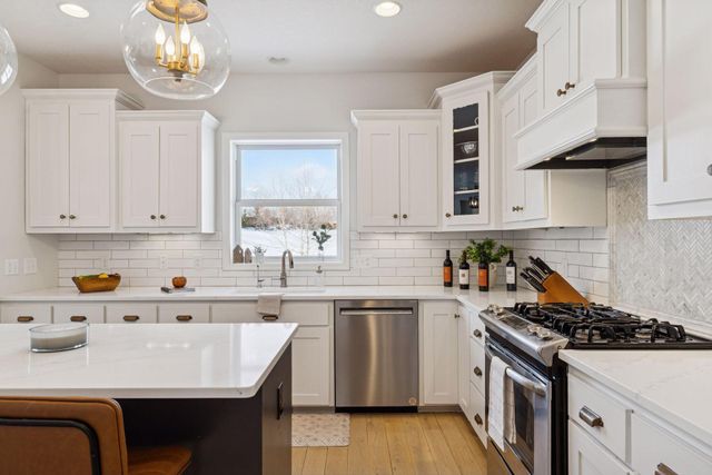 19030 62nd Avenue N, Maple Grove, MN 55311