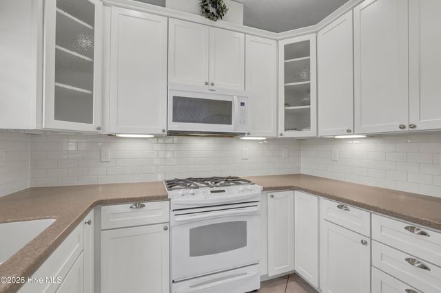 121 Candlewood Drive, Hampstead, NC 28443