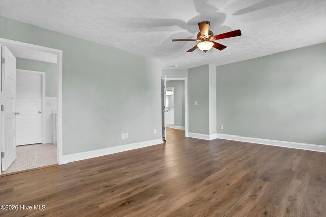 121 Candlewood Drive, Hampstead, NC 28443