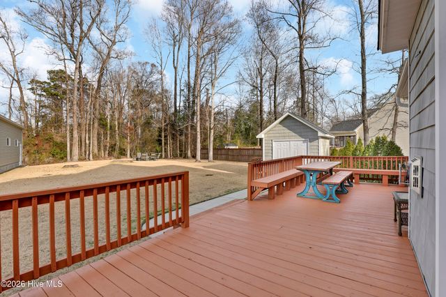 121 Candlewood Drive, Hampstead, NC 28443