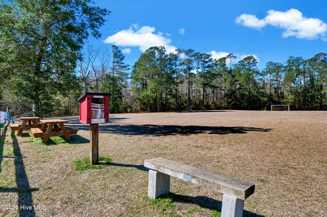 121 Candlewood Drive, Hampstead, NC 28443