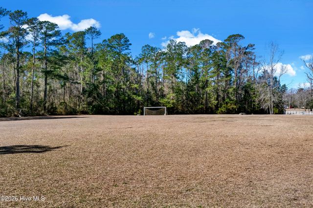 121 Candlewood Drive, Hampstead, NC 28443