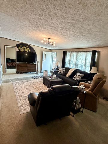 7533 Galen Rd, Lafayette, TN 37083