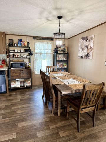 7533 Galen Rd, Lafayette, TN 37083