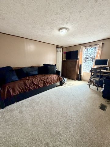 7533 Galen Rd, Lafayette, TN 37083