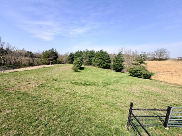 7533 Galen Rd, Lafayette, TN 37083