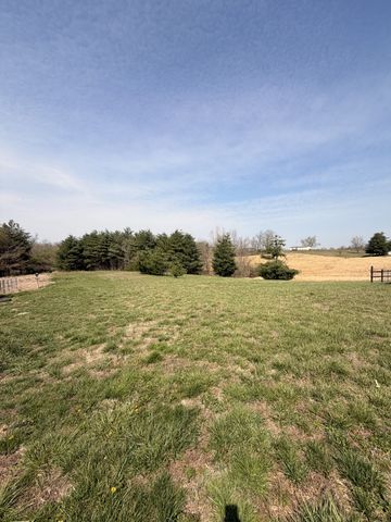 7533 Galen Rd, Lafayette, TN 37083