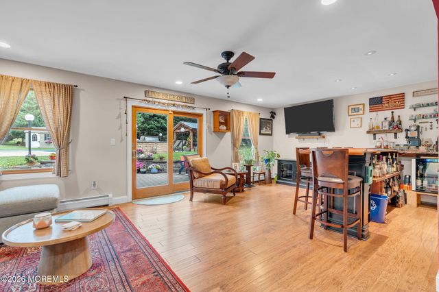23 Southview Terrace S, Middletown, NJ 07748