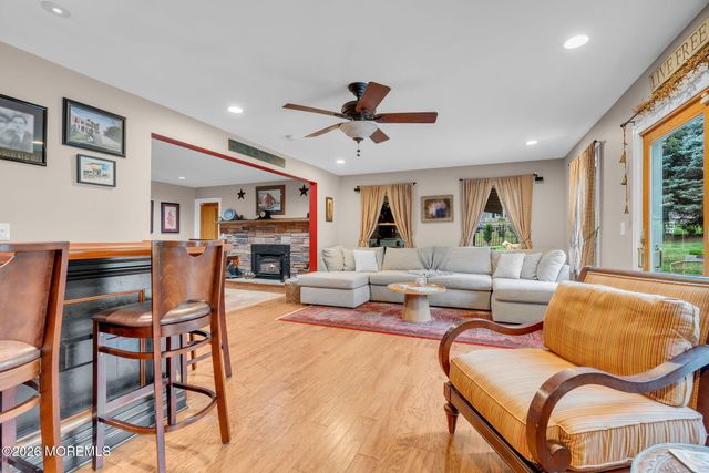 23 Southview Terrace S, Middletown, NJ 07748