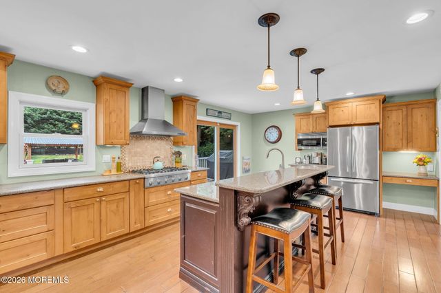 23 Southview Terrace S, Middletown, NJ 07748