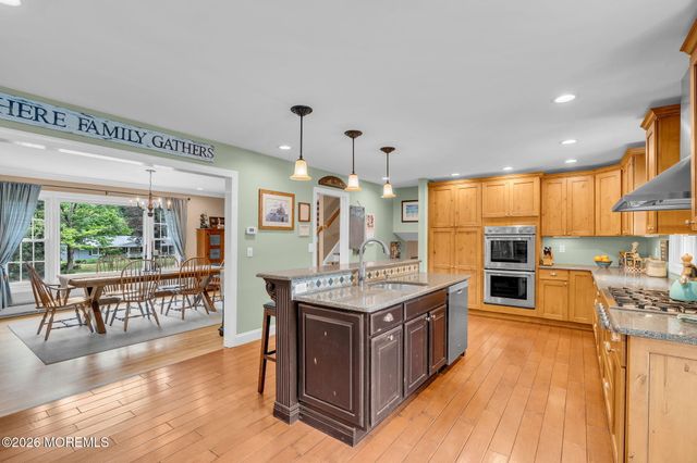 23 Southview Terrace S, Middletown, NJ 07748