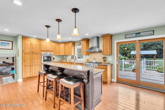 23 Southview Terrace S, Middletown, NJ 07748