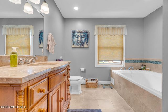 23 Southview Terrace S, Middletown, NJ 07748
