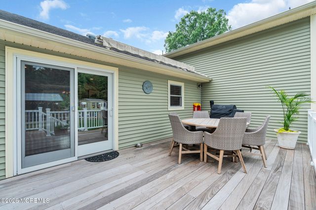 23 Southview Terrace S, Middletown, NJ 07748