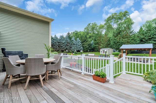 23 Southview Terrace S, Middletown, NJ 07748