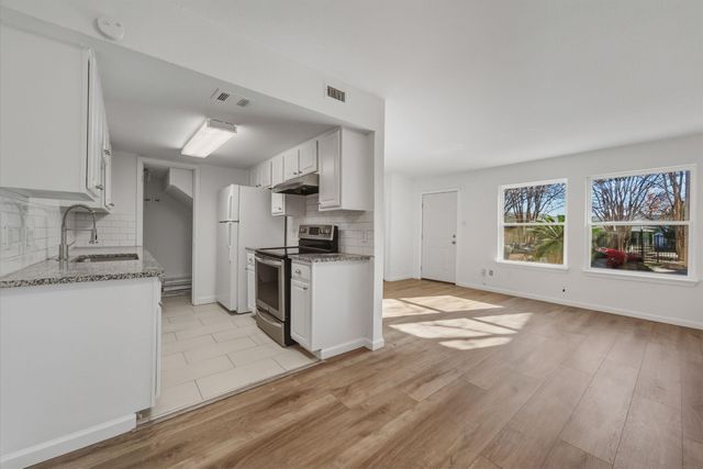 2124 Burton DR 125, Austin, TX 78741