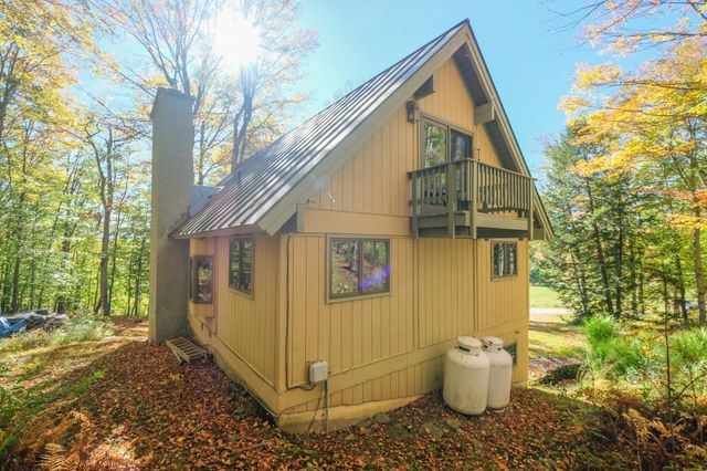 454 Edwin's Pond Road, Rochester, VT 05767