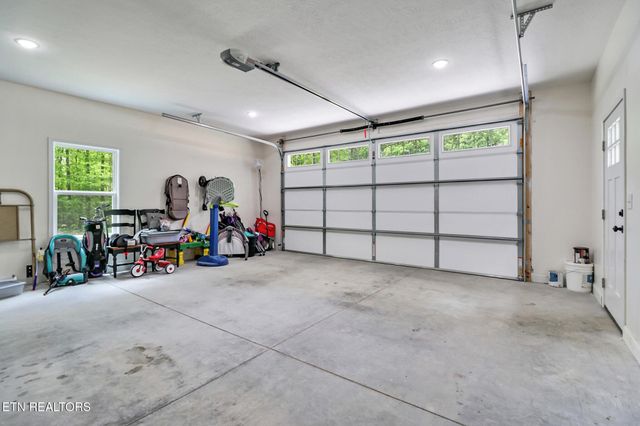 98 Paso Fino Tr, Jamestown, TN 38556