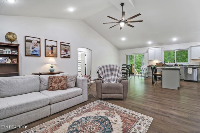 98 Paso Fino Tr, Jamestown, TN 38556