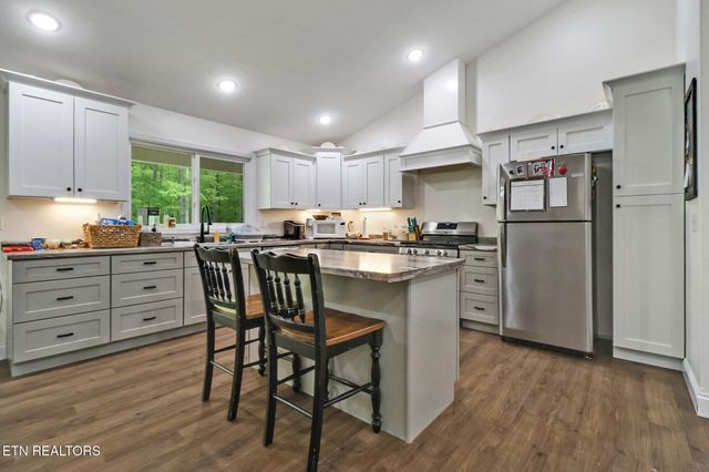 98 Paso Fino Tr, Jamestown, TN 38556