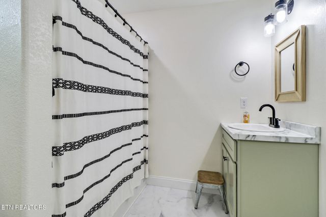 98 Paso Fino Tr, Jamestown, TN 38556