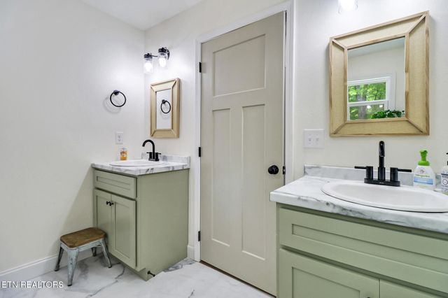 98 Paso Fino Tr, Jamestown, TN 38556