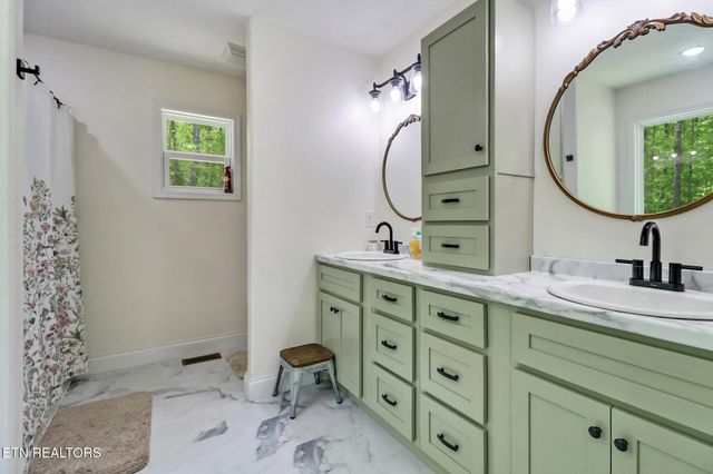 98 Paso Fino Tr, Jamestown, TN 38556