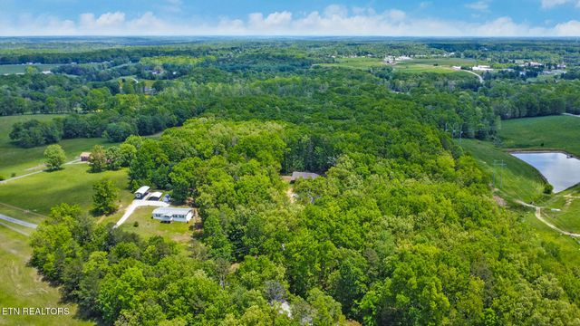 98 Paso Fino Tr, Jamestown, TN 38556