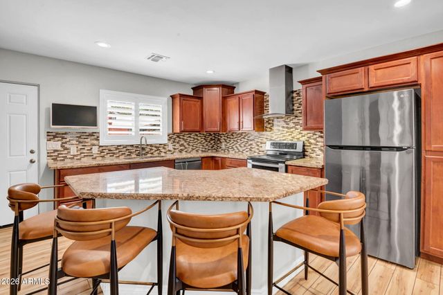 2405 N 27TH Place, Phoenix, AZ 85008