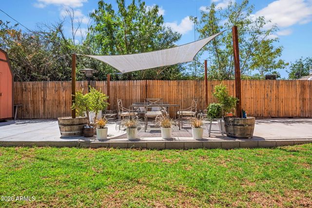 2405 N 27TH Place, Phoenix, AZ 85008