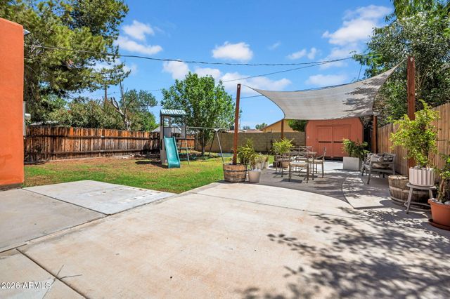 2405 N 27TH Place, Phoenix, AZ 85008