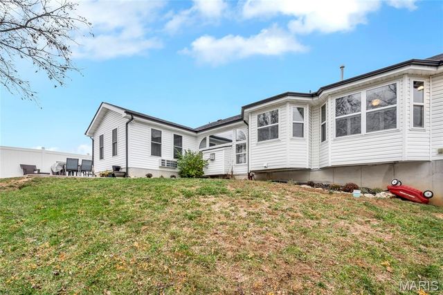 1404 Durham Drive, Herculaneum, MO 63048