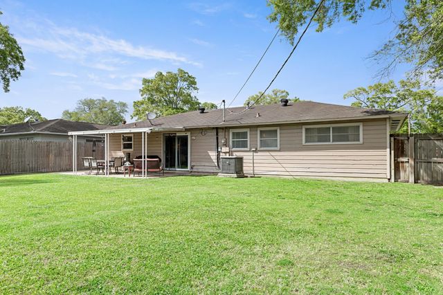 4675 Fieldwood Lane, Beaumont, TX 77706