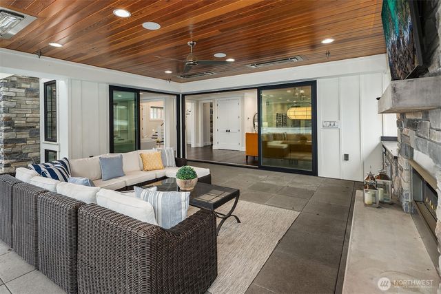 3406 97th Avenue SE, Mercer Island, WA 98040