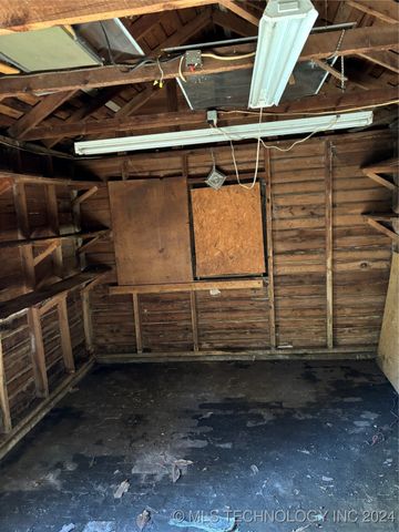 704 S Morton Avenue, Okmulgee, OK 74447