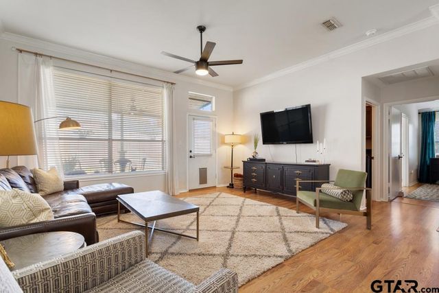 916 Pam, Tyler, TX 75703