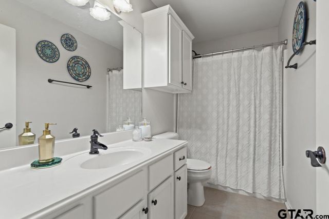 916 Pam, Tyler, TX 75703