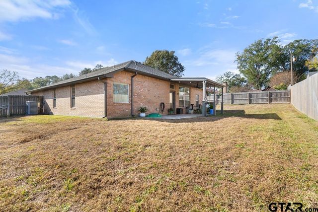 916 Pam, Tyler, TX 75703