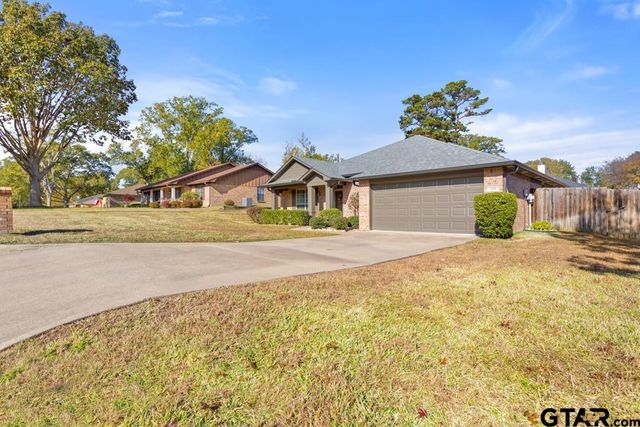 916 Pam, Tyler, TX 75703