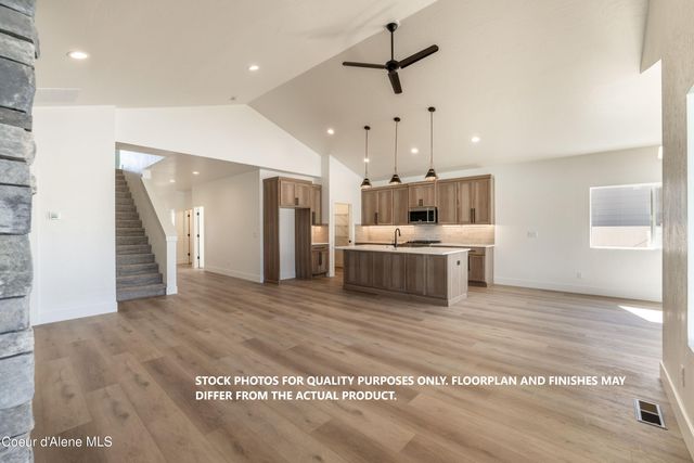 9140 W Cultivator Ave, Rathdrum, ID 83858