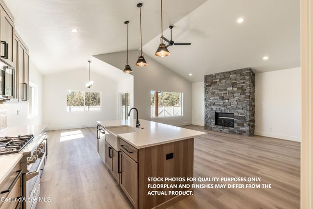 9140 W Cultivator Ave, Rathdrum, ID 83858