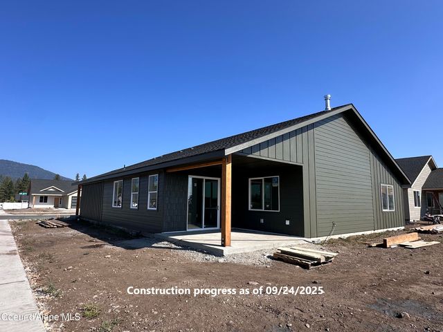 9140 W Cultivator Ave, Rathdrum, ID 83858