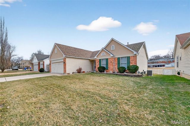 11318 Taylor Pines Drive, Maryland Heights, MO 63043