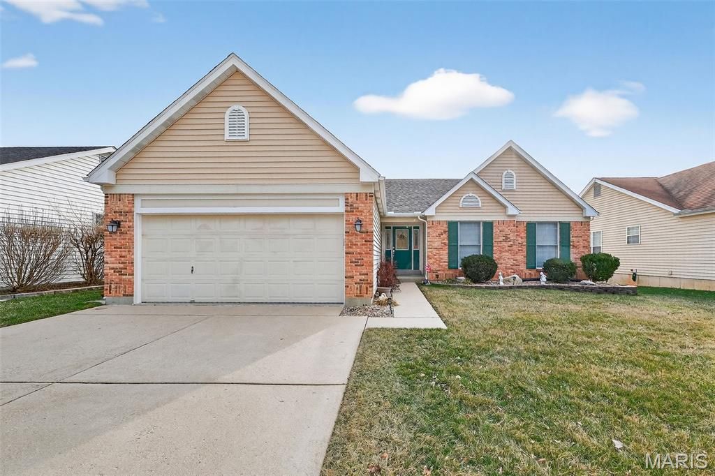 11318 Taylor Pines Drive, Maryland Heights, MO 63043