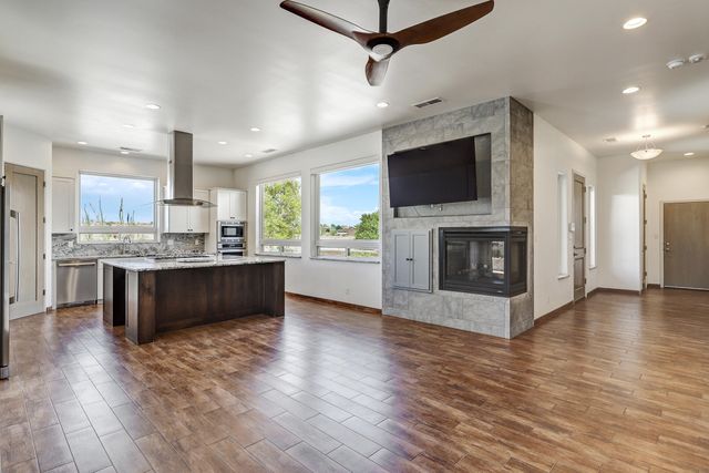4924 Dodge Avenue NW, Albuquerque, NM 87114