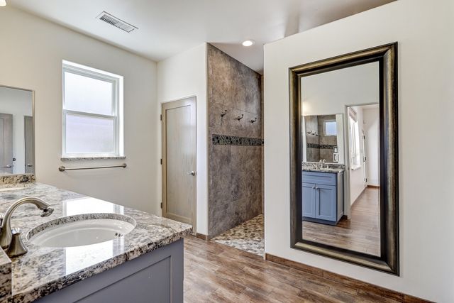 4924 Dodge Avenue NW, Albuquerque, NM 87114