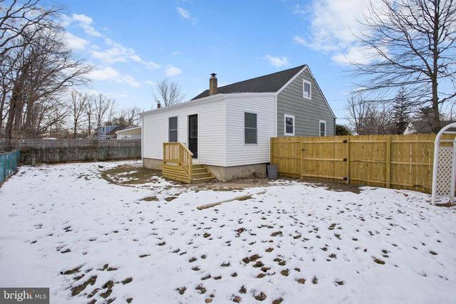 16 RANCHWOOD DR, Ewing, NJ 08618