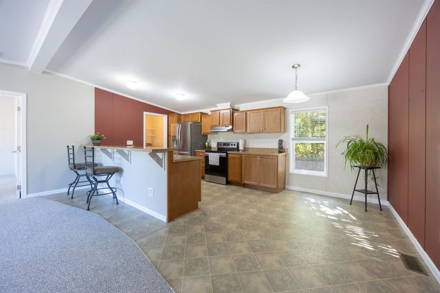 2 Elizabeth Drive, Boscawen, NH 03303